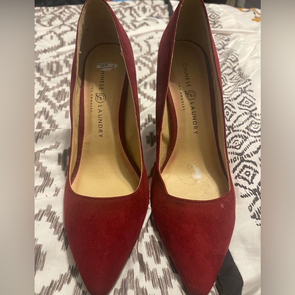 Brand New!! Women’s Chinese Laundry Los Angeles red heels in a Size 9.5M
